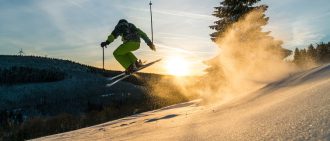 prevent skiing injuries