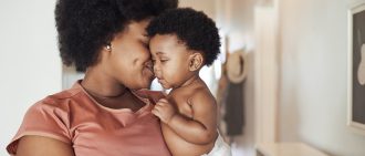 breastfeeding tips summer travel