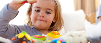 Setting positive examples can help your child eat healthy. Some of these tips can help.