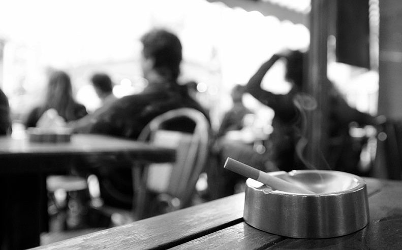 smoke cigarette