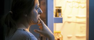 why is it bad to leep after eating
