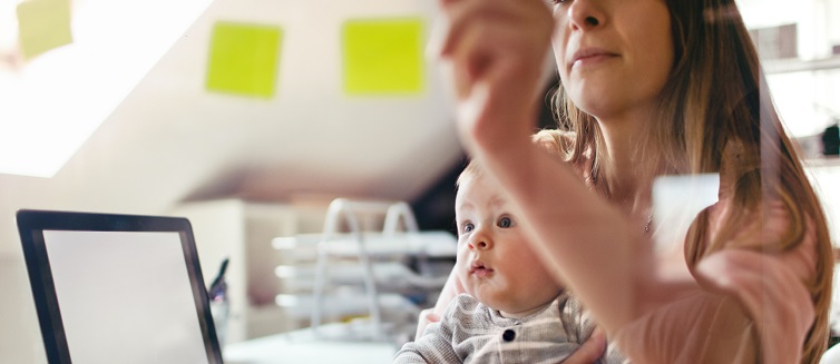 Learn more about how you can juggle breastfeeding with your career