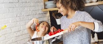Learn how to make this healthy Greek chicken recipe