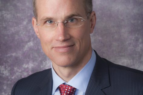 Dr. Musahl Volker talks about skiing safety
