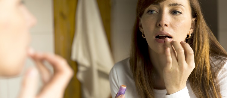 What causes cold sores?