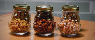 Watch this video to learn how to make healthy crispy chickpeas.