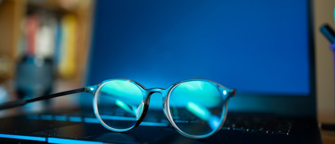 Do blue light glasses really work?