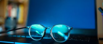 Do blue light glasses really work?