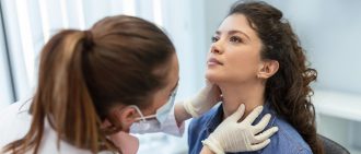 How to Recognize a Thyroid Issue in Women