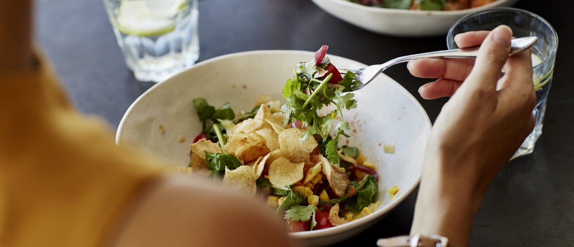 How to Eat Healthy When Dining Out